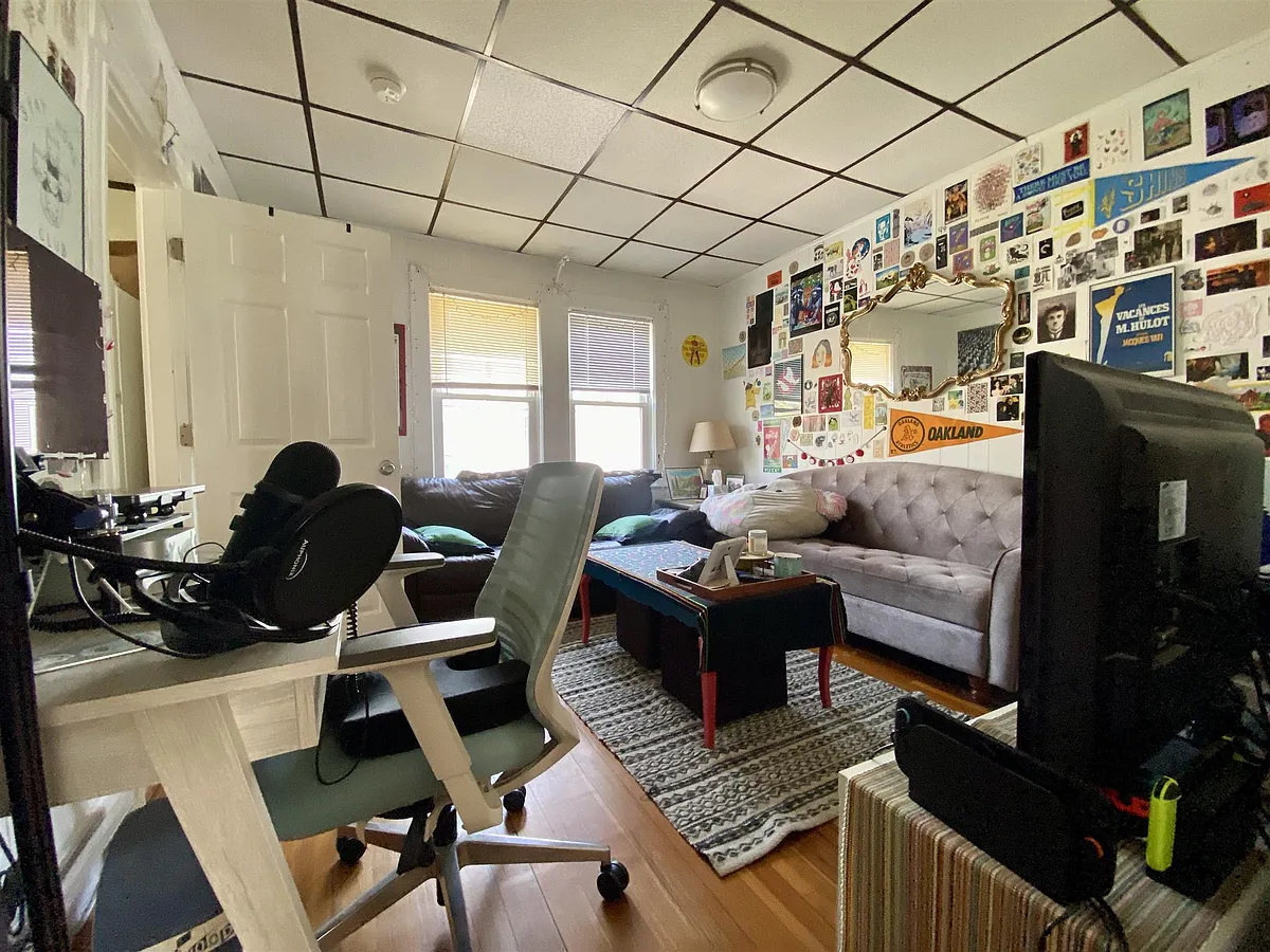 Building Photo - 14 Craigie St #2