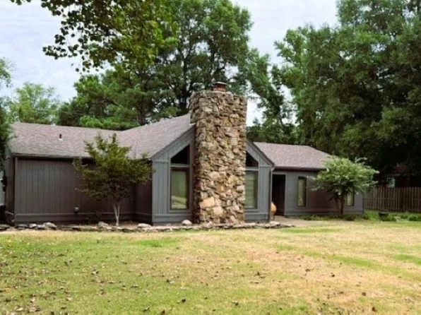 202 W 10th St, Leachville, AR 72438