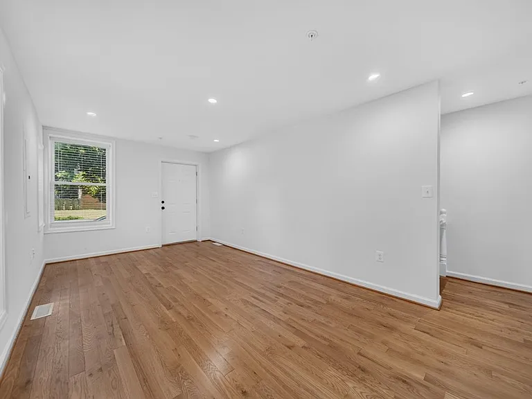 3214 Dubois Pl SE #1 — Photo 2