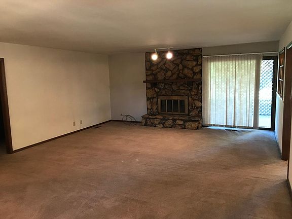 4th image of 622 Aspen Dr