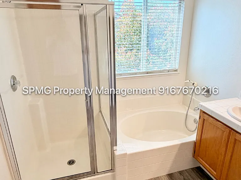 609 Granada Pass Dr — Photo 42