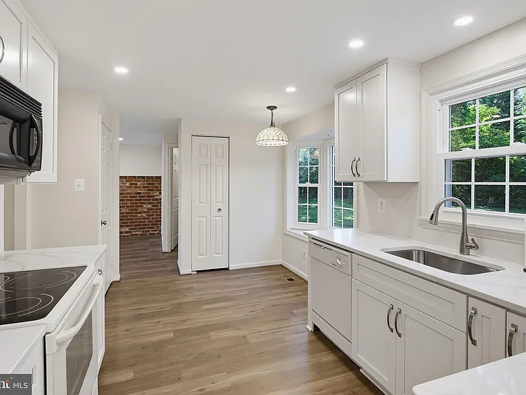 18904 Blue Heron Ln — Photo 6