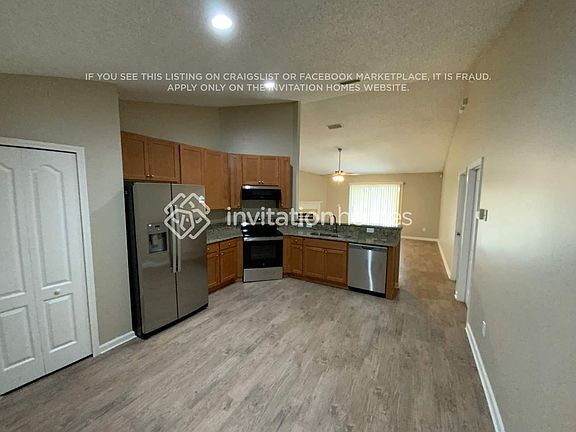 4th image of 14188 Crestwick Dr W