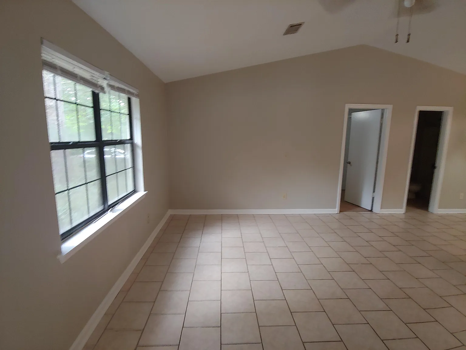 2 bed, 1108 sqft, $1,350 — Photo 3