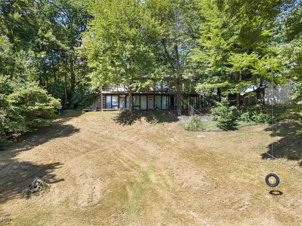 1376 Melscheimer Rd SW, East Sparta, OH 44626