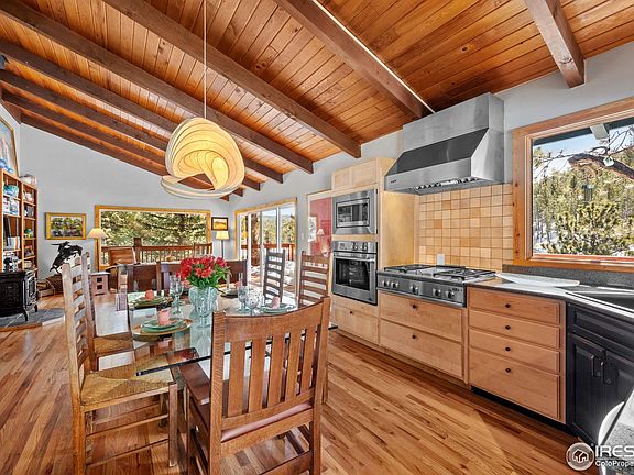 5th image of 82 Mirror Lake Ct