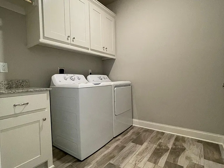421 Linda Ln — Photo 28