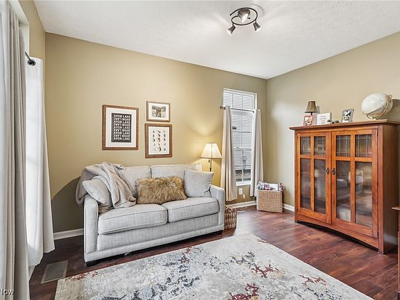 5th image of 32858 Sorrento Ln