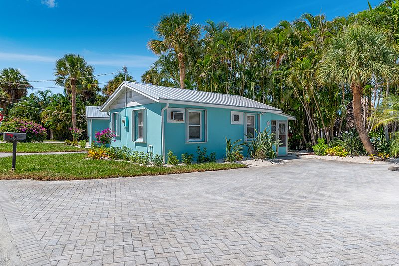 2511 NE Pine Ave, Jensen Beach, FL 34957 Zillow