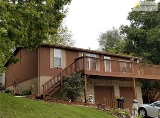 301 N Countryside Rd, Blue Springs, MO 64015