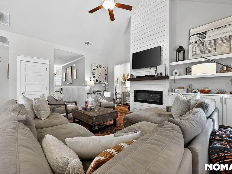 307 Tivoli Ct — Photo 7