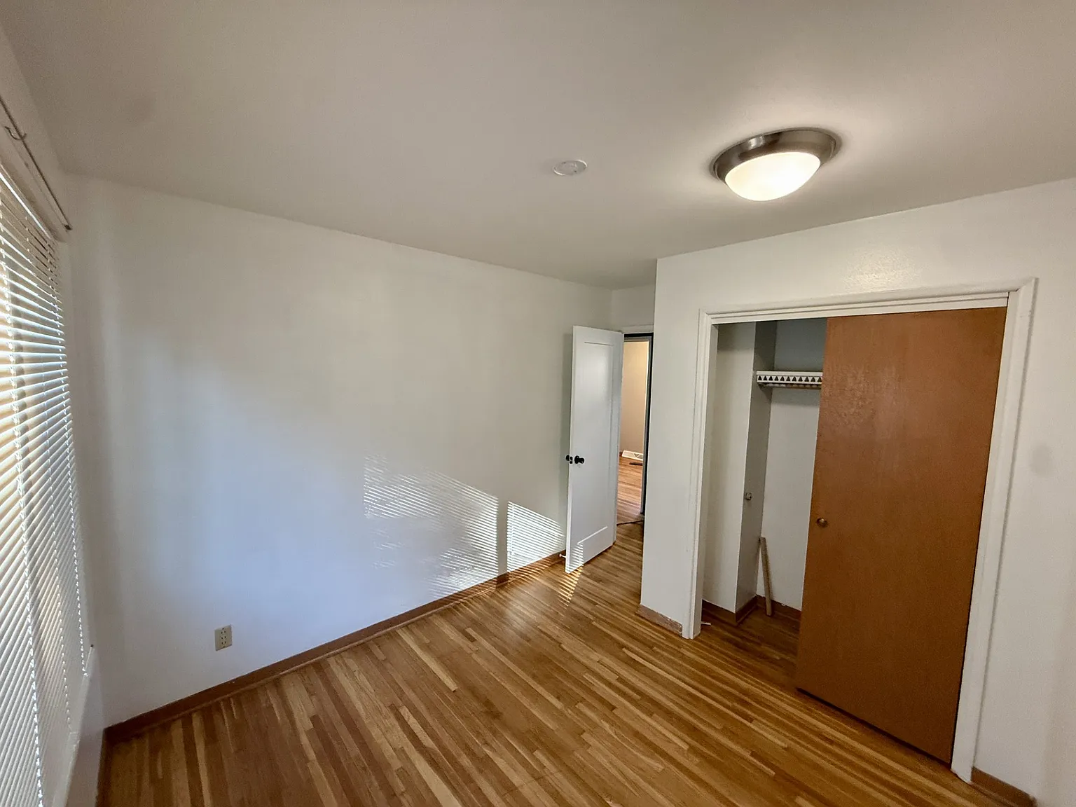 3 bed, 912 sqft, $1,700 — Photo 4