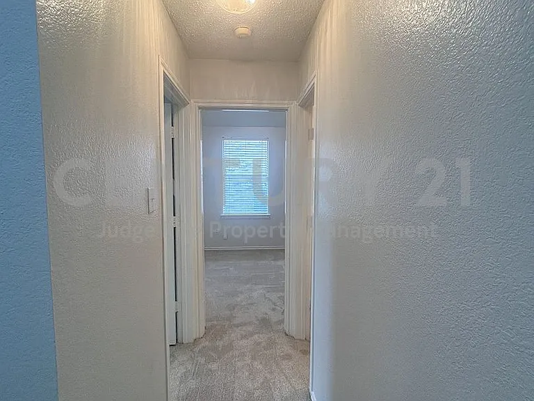 1616 Logan Dr — Photo 18