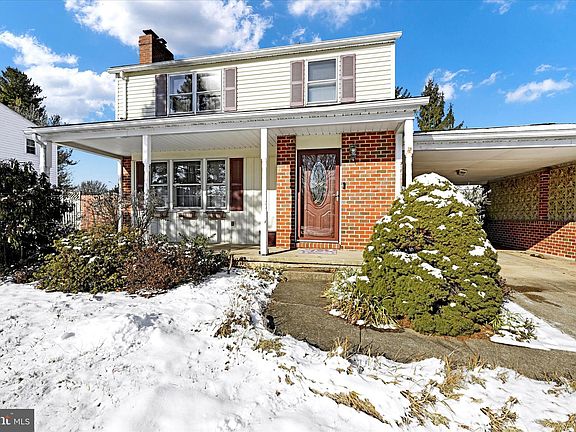 2nd image of 102 Princeton Ln