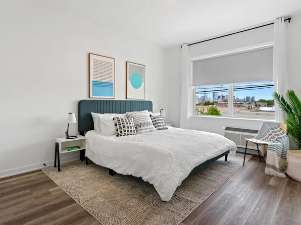 569 Pavonia Avenue image 7 of 17