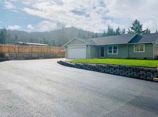 190 Jaswant Ave, Sutherlin, OR 97479