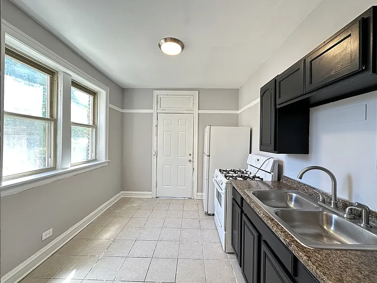 7932 S Kingston Ave #M09R — Photo 5