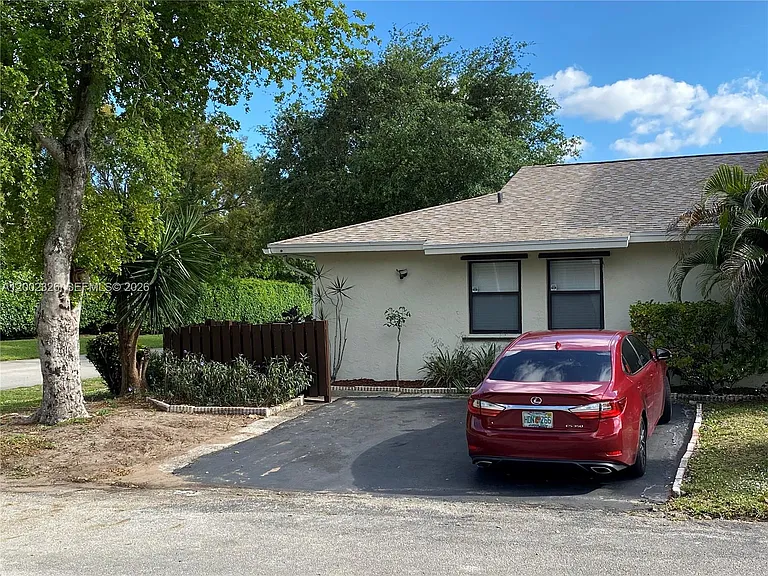 16387 Water Way #16387 — Photo 3