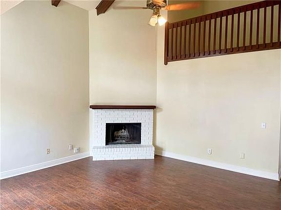 2nd image of 33 Cypress Grove Ct
