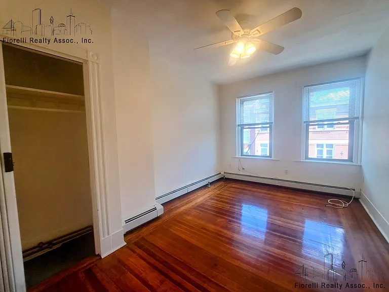 342 Hanover St #8 — Photo 9