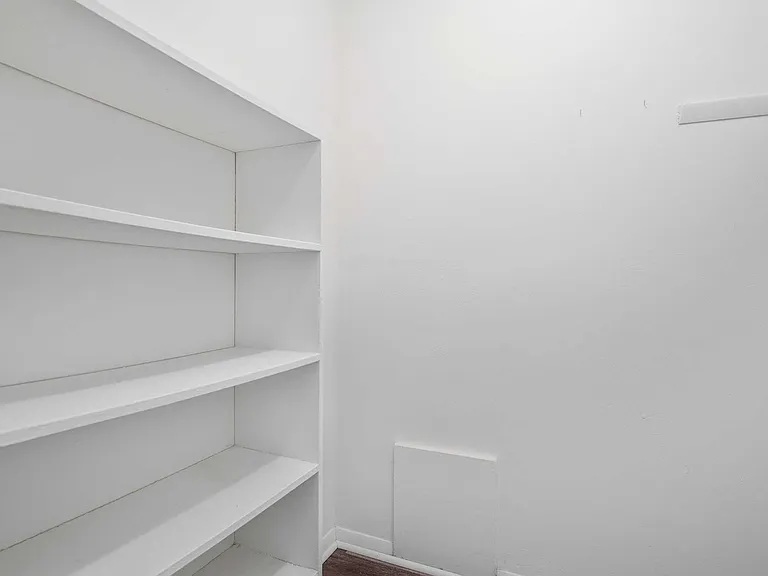 Foxridge Apartment Homes — Photo 202