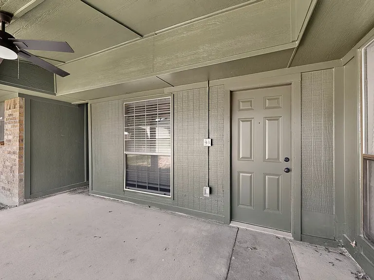 817 Sycamore Creek Rd — Photo 38