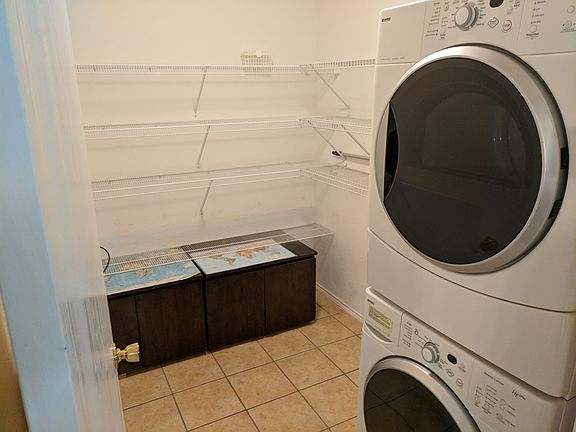 Laundry room/walkin pantry