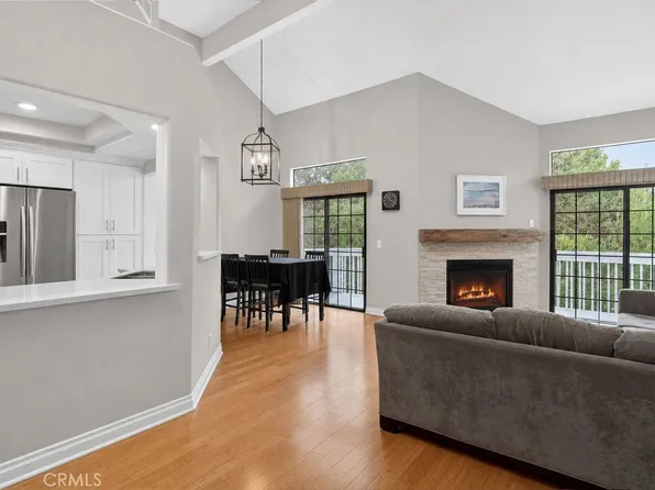 8182 Mainsail Dr Unit 204, Huntington Beach, CA 92646