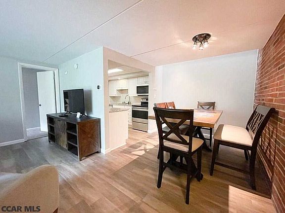 3rd image of 810 Stratford Dr APT 14