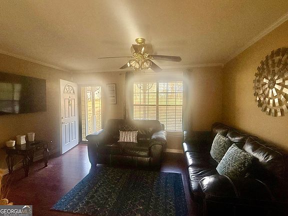 2nd image of 245 W James Cir