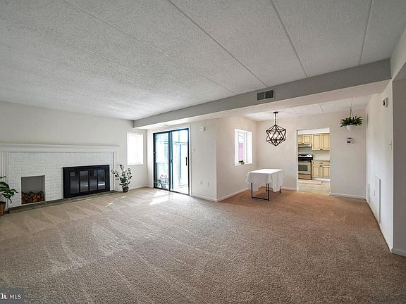 4th image of 104 Harvest Ln #106