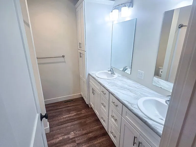 308 E 13th St #2 — Photo 2