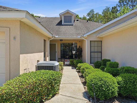2nd image of 220 Juniper Way