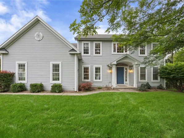 1 Elatia Cir, Pittsford, NY 14534