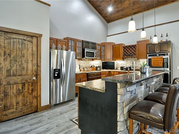 3rd image of 162 Catalina Bay Dr