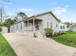 8 Cessna Ln, Absecon, NJ 08201