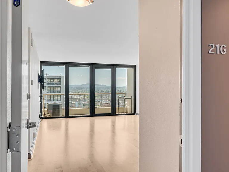 255 SW Harrison St #21G — Photo 17