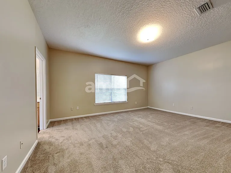 9146 Prosperity Lake Dr — Photo 12