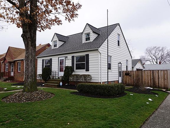 2nd image of 3302 Parklane Dr