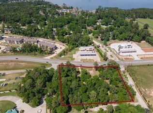15201 Walden Rd, Montgomery, TX 77356