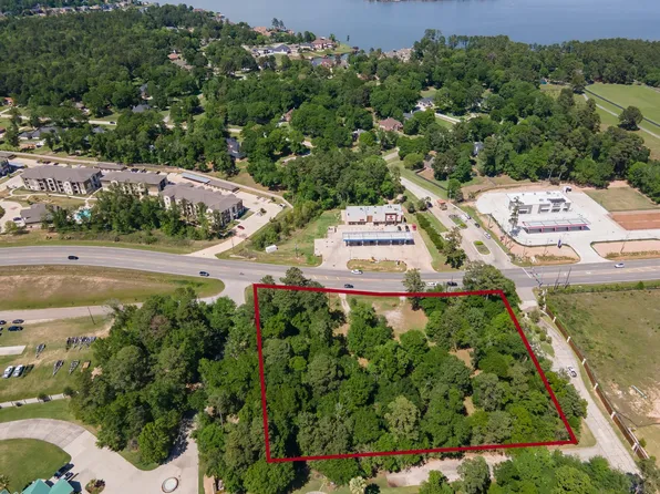 15201 Walden Rd, Montgomery, TX 77356