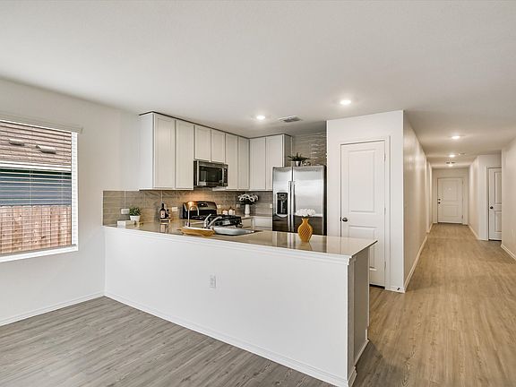 5th image of 2616 Schwartz Ln