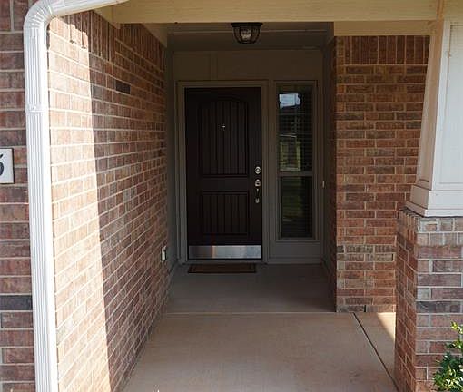 2nd image of 3325 Eaglerock Ln