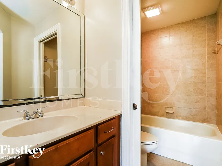 6136 Hellman Ave — Photo 10
