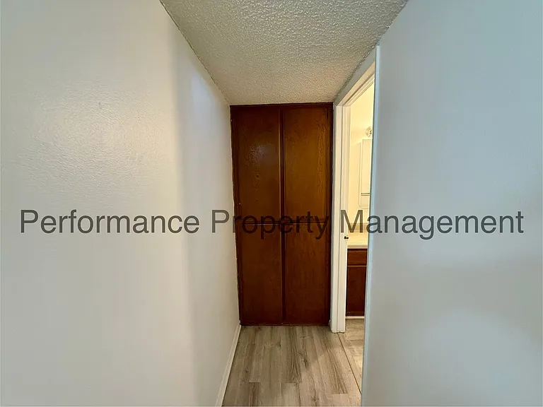 Crest View Apartments — Photo 5