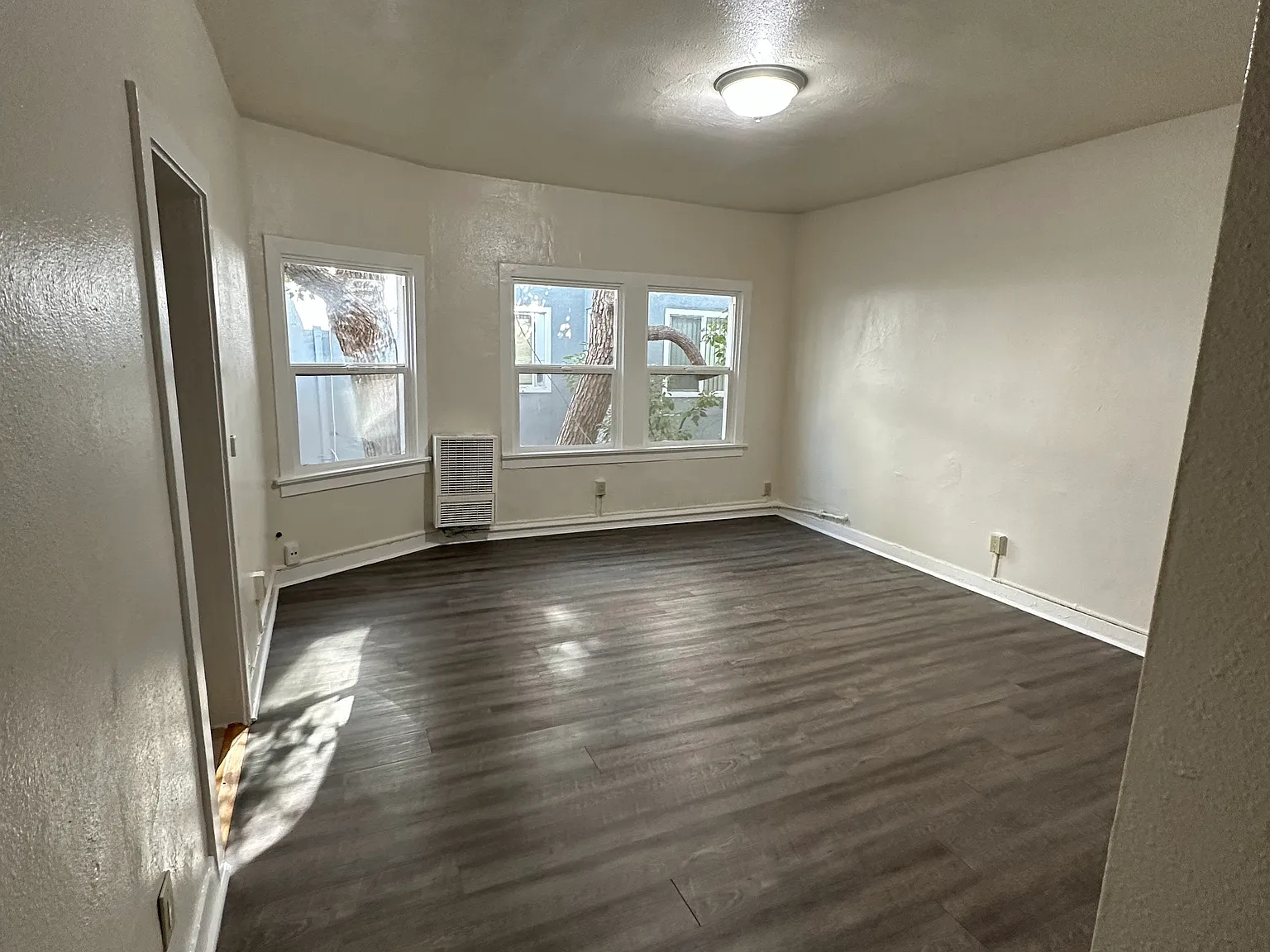 Studio, 550 sqft, $1,800 — Photo 4