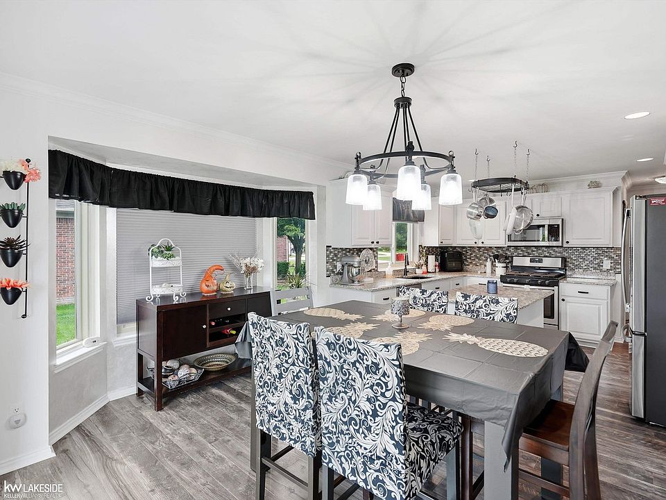 50494 Commons Dr, photo 26