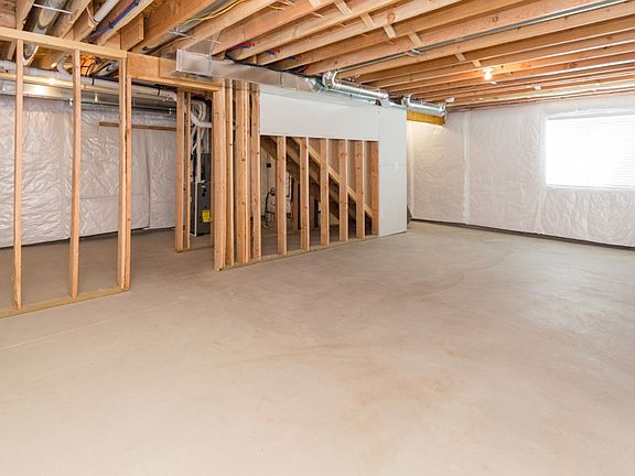 5th image of 1620 Bennetts Way NW