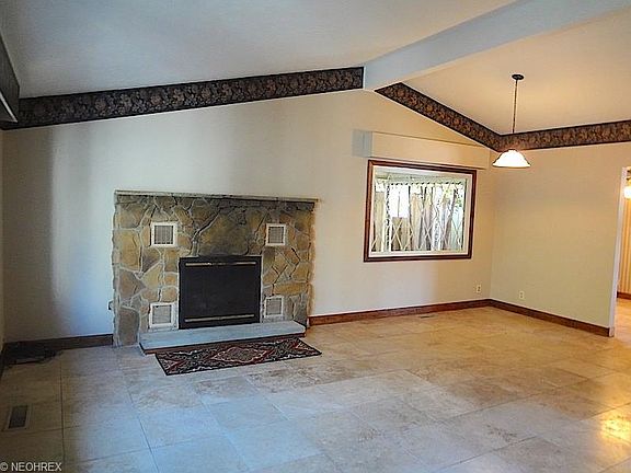3rd image of 9175 N Plaza Dr