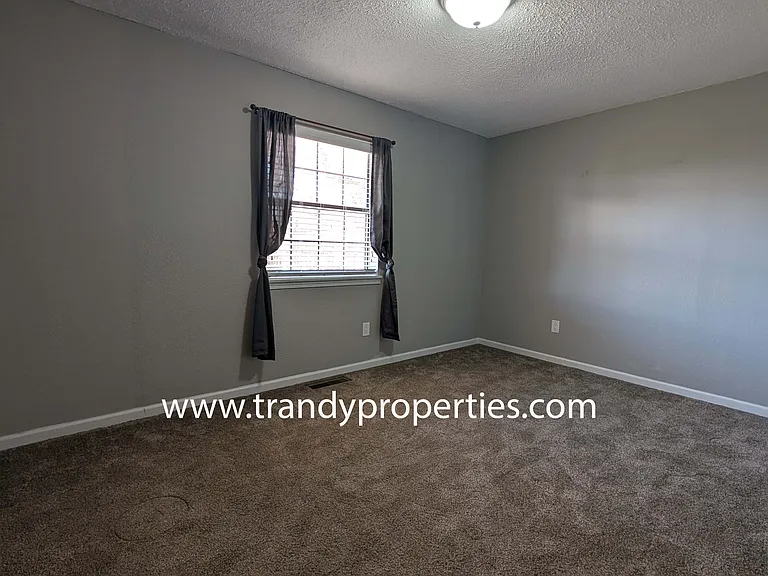 601 Rosa St — Photo 12